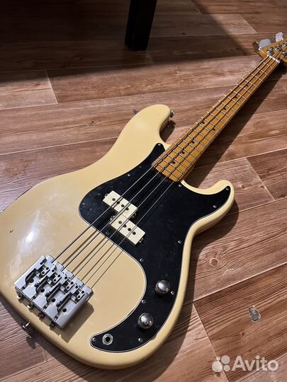 Бас Fender Precision 1983 USA