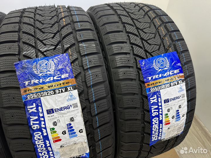 Tri Ace Snow White II 255/35 R20 97V
