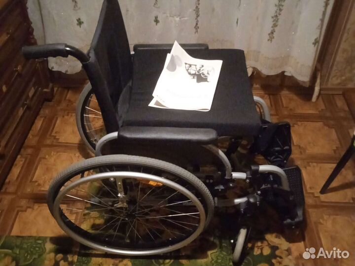 Кресло-каляска для инвалидов с ручным приводом 