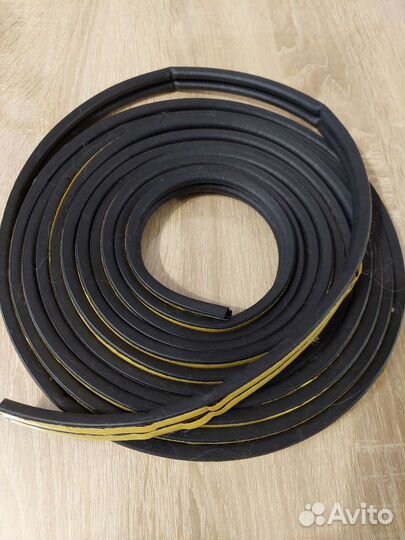 Уплотнитель для входной двери. Цена за остаток