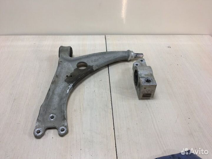Рычаг передний правый Audi Q3 8U 2014