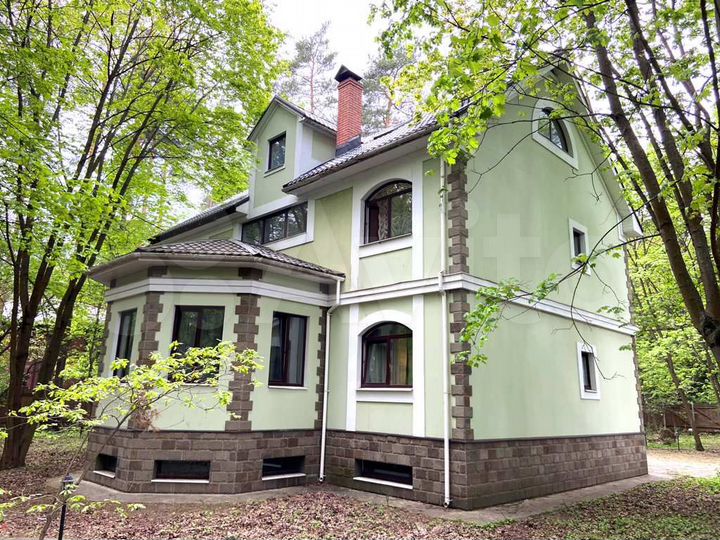 Дом 320 м² на участке 34,7 сот.