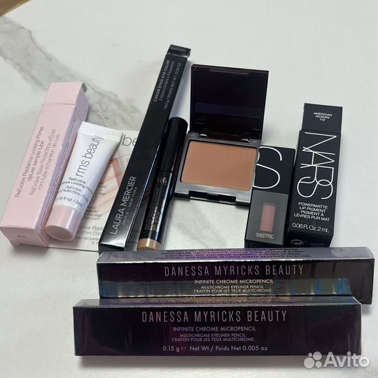 Тушь Hourglass, Laura Mercier, Charlotte Tilbury