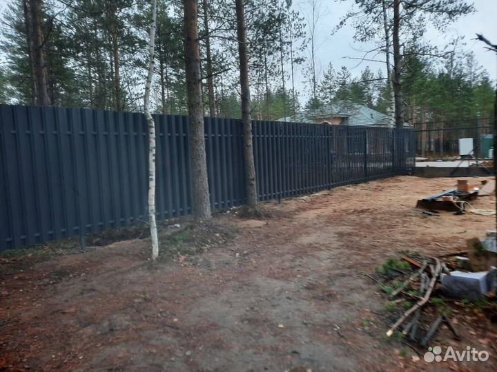 Забор из штакетника в Санкт-Петербурге