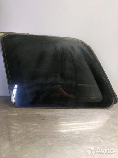 Стекло заднее левое Mitsubishi Lancer cedia