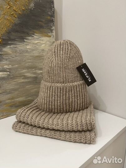 Комплект шапка и шарф новые