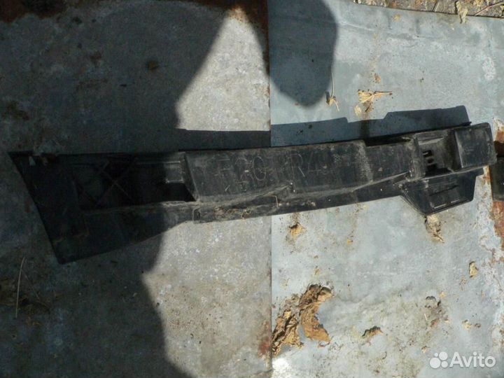 Кронштейн BMW 1-серия F20/F21 2011-2019