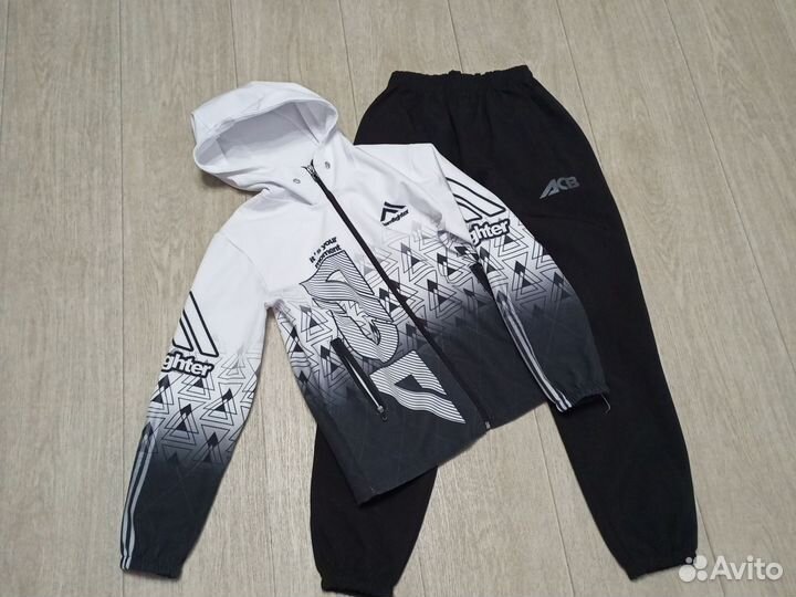 Спортивный костюм для мальчика 146 152