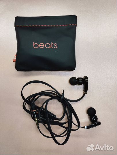 Проводные наушники