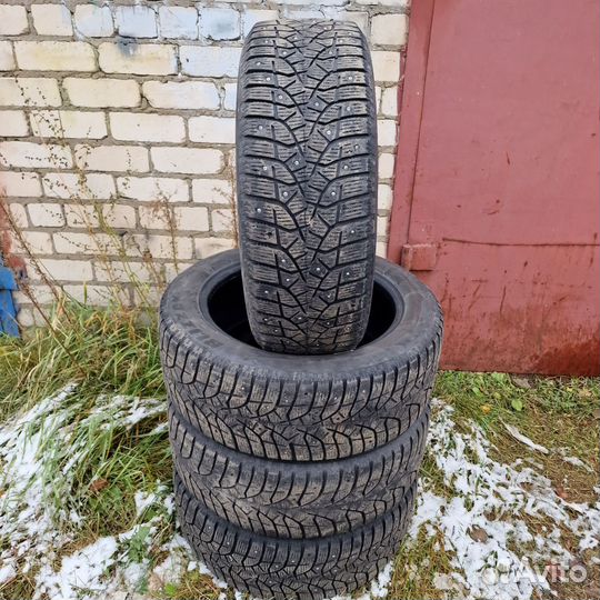 Bridgestone Blizzak Spike-02 255/55 R17 98T