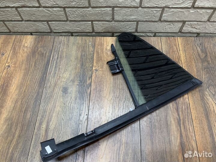 Volkswagen Passat CC Стекло двери задней форточка