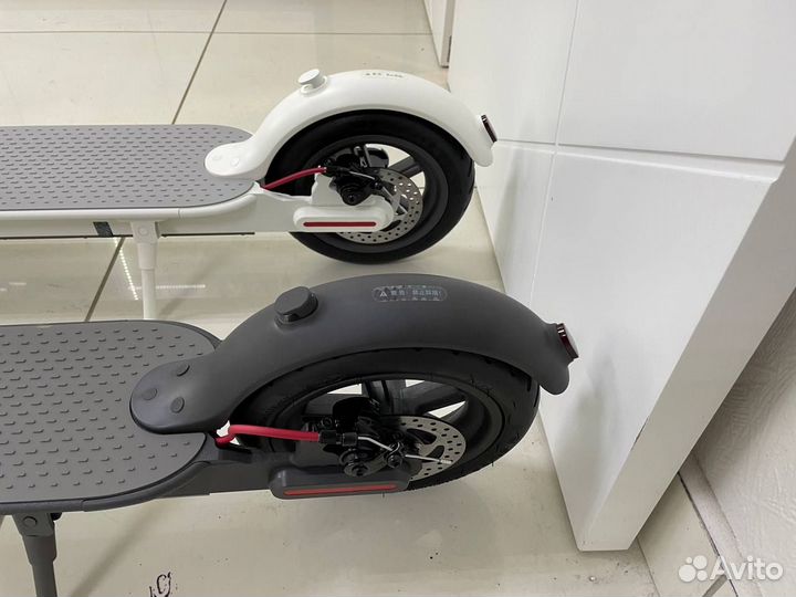 Электросамокат Xiaomi Mi Electric Scooter 1S