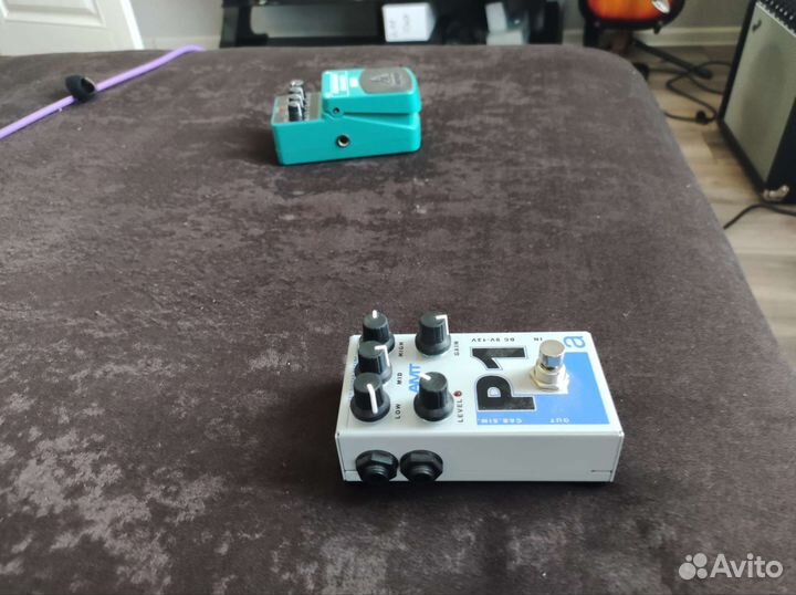 Гитарный предусилитель AMT P1