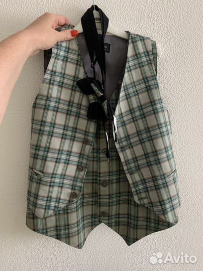 Пиджак, жилетки и бабочки школьные