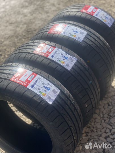 Three-A P606 245/45 R18