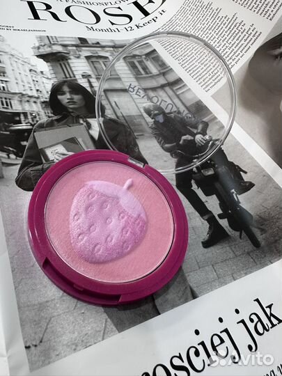 Revolution румяна