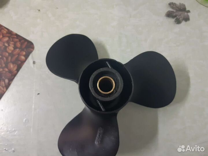Винт на лодочный мотор