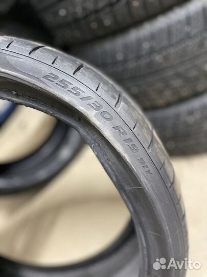Pirelli P Zero 255/30 R19