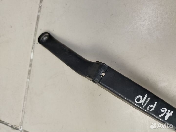 Поводок дворника правый Audi A6 C5