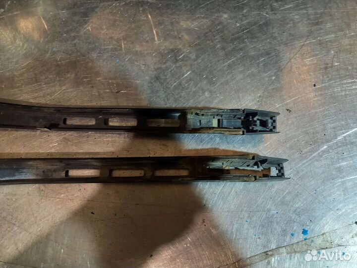 Поводок стеклоочистителя Audi A4