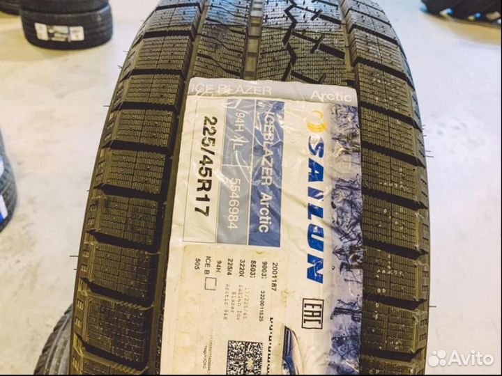 Sailun Ice Blazer Arctic 225/45 R17 94H