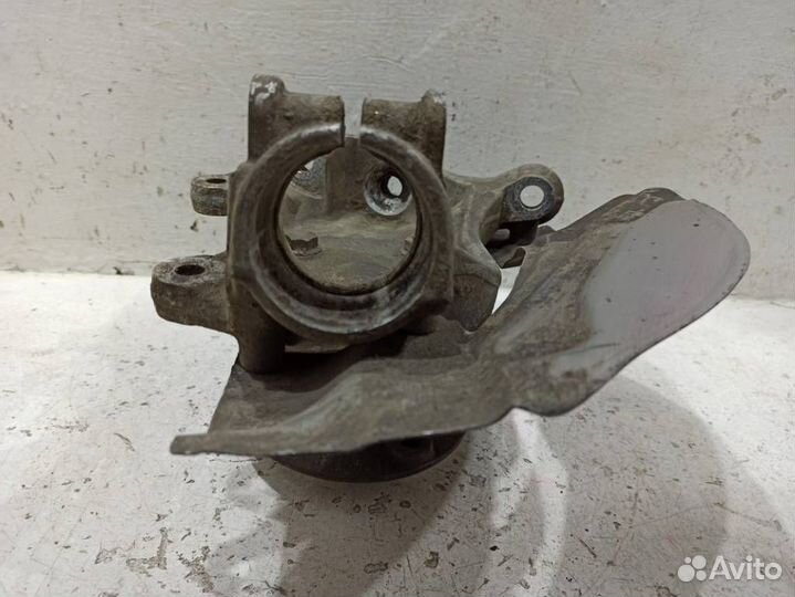 Кулак передний правый 31216753462