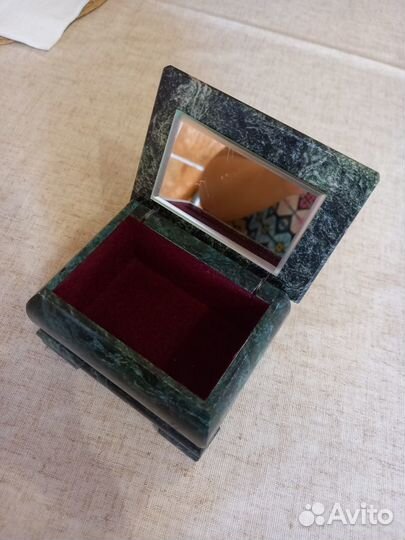 Продам шкатулку