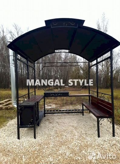 Мангал с крышей