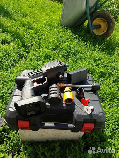 Автомойка аккумуляторная высокого давления