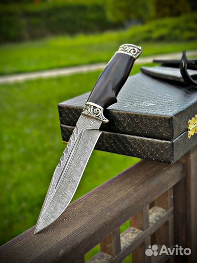 Нож из дамасской стали