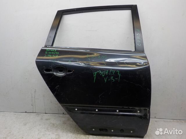 Дверь задняя правая на Renault Koleos 821000027R