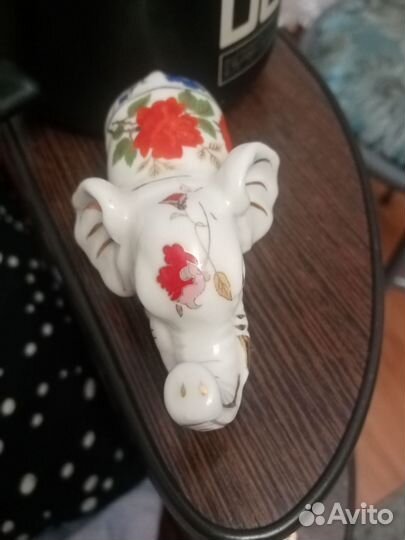 Статуэтка фарфоровая китайская слоник