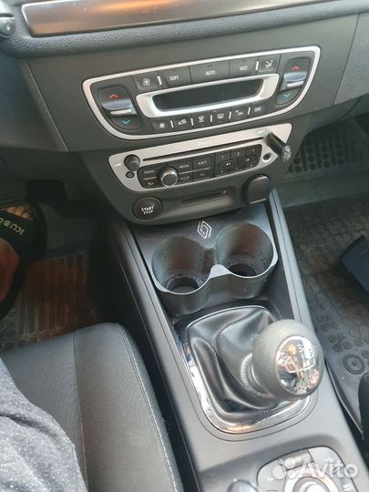 Подстаканник Renault megane 2,3