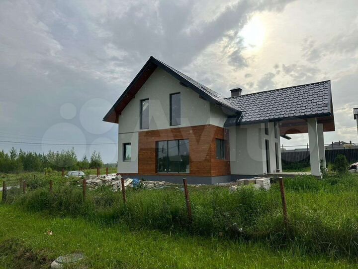 Дом 180 м² на участке 10 сот.