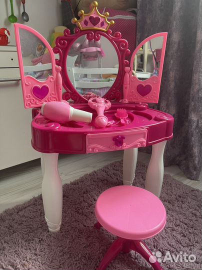 Туалетный столик для девочки
