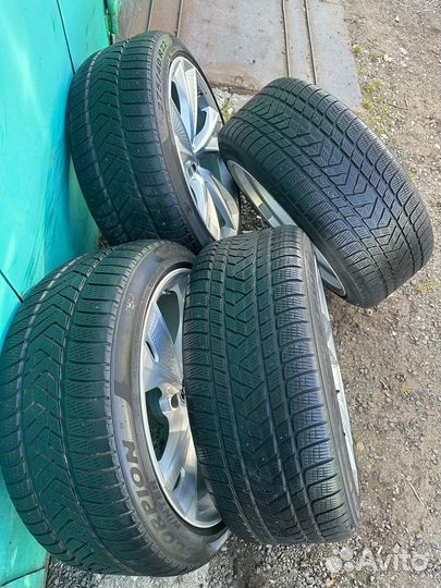 Зимний комплект audi R22 Q7 Q8 285/40 Pirelli