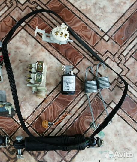 Продаю запчасти от стиральной машины Indezit W84TX