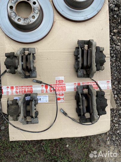 Передние суппорта и колодки BMW f30 320 xdrive