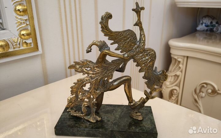 Бронза на камне Жар птица