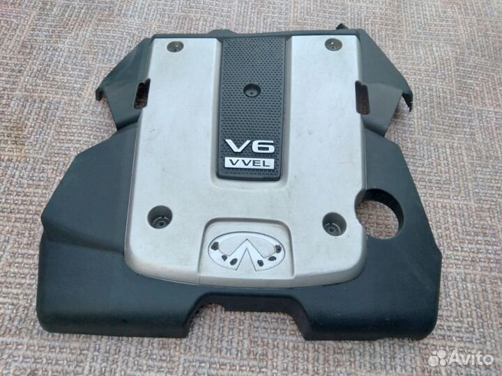 Декоративная крышка Infiniti V36 G37 2009г