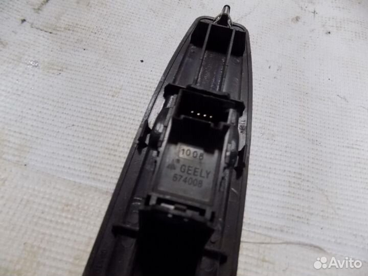 Кнопка стеклоподъемника MK Cross 2011