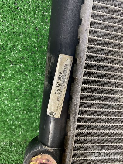 Радиатор охлаждения Volkswagen Bora