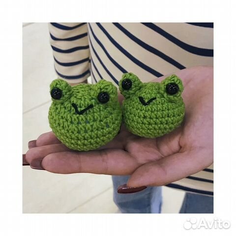 Жабка (вязанная игрушка)