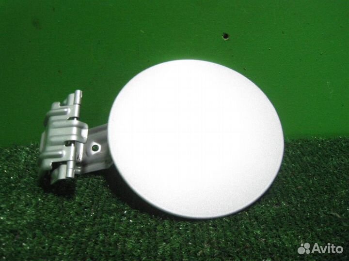 Лючок топливного бака Toyota Auris E150 2010