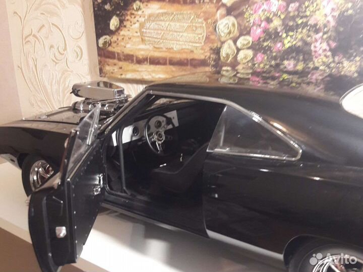 Коллекционная модель автомобиля Dodge Charger R/T