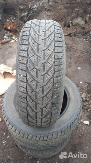 Tigar All Season SUV 16/105 R16 и 6.00/15.5 R16