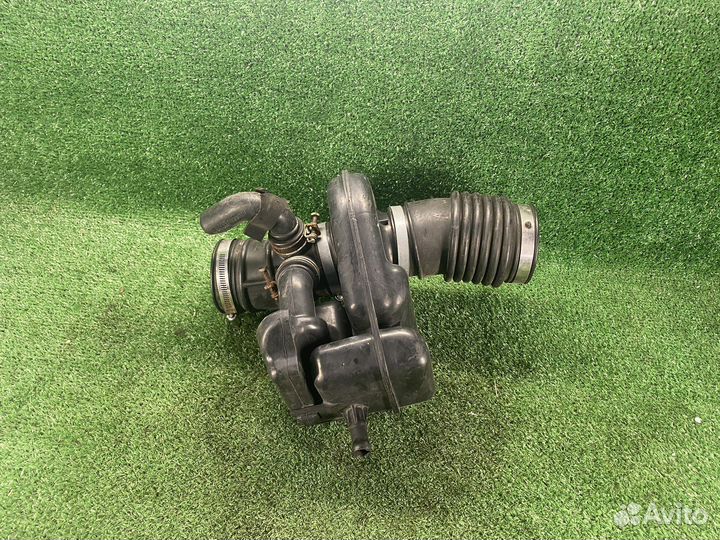 Патрубок воздушного фильтра Nissan Murano z50