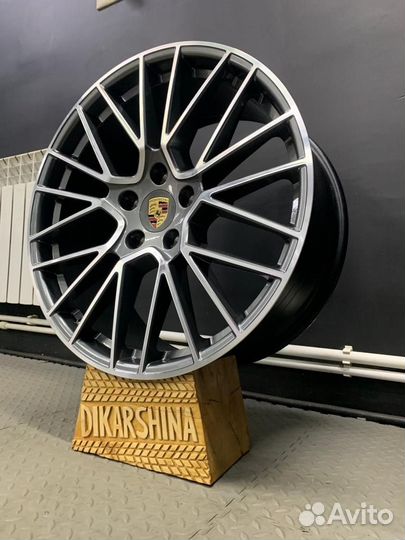 Новые диски на Porsche Cayenne 957/958 R20