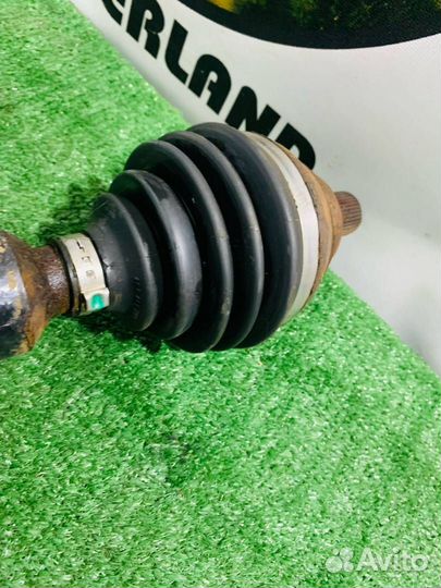 Полуось правая Skoda Octavia 2 (A5) рест. 2010