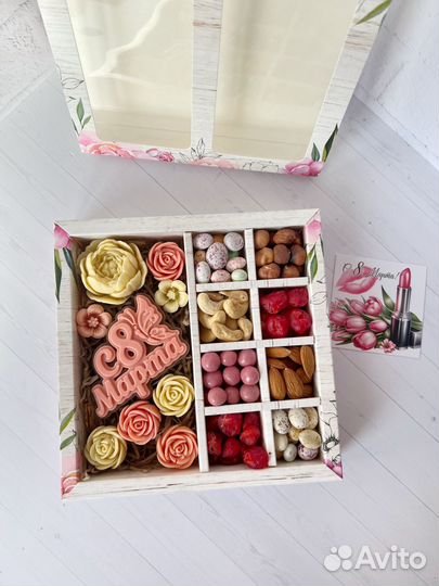 Подарочные коробочки/наборы к 8 марта